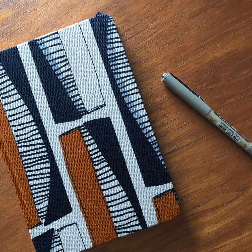 Paper_Houses's tweet photo. I really needed my hour of creativity this week. It’s been so busy lately, in a good way and we are lucky for that! But we needed to recharge. Read about how I achieved that on #TheMakingHour blog post this week - https://t.co/IbWEIe7xse
#MakingMatters #CreativeWellbeing https://t.co/LMxKqdJxVG