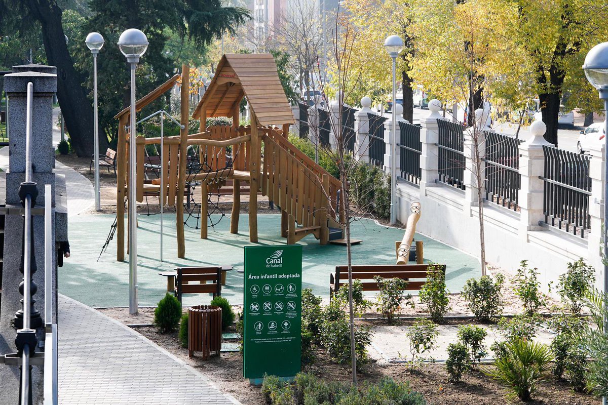 IdiazAyuso's tweet photo. Desde hoy los madrileños pueden disfrutar de un parque muy especial: 3.745 m2 longitudinales con todo tipo de equipamiento urbano y vegetación.

En Bravo Murillo, Chamberí.

La naturaleza cada vez más presente en Madrid. https://t.co/3etXEiCW71