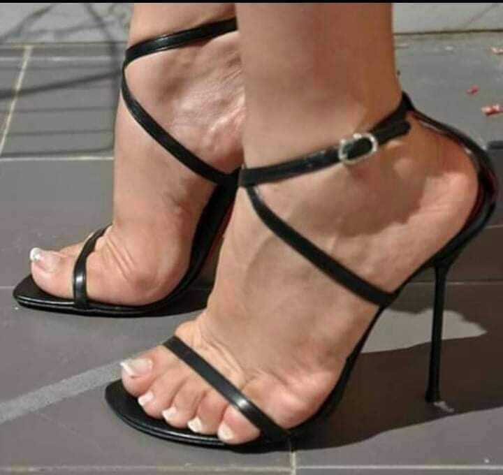 lee_shong's tweet photo. #feetpicbuyers#feetfetishcommunity #soleandtoes#instafeetbrasil #instafeet #pieshermosos #piesdescalzos #pieslindos  #piessexys #podolatra #piesbonitos #feetbuyers #koreanfeet #japanfeet #chinafeet #piesdefamosas #piesdemexicanas #piesdecolombianas #asianfeet #sexyfeet #feetlover https://t.co/SgvIIV3BP2