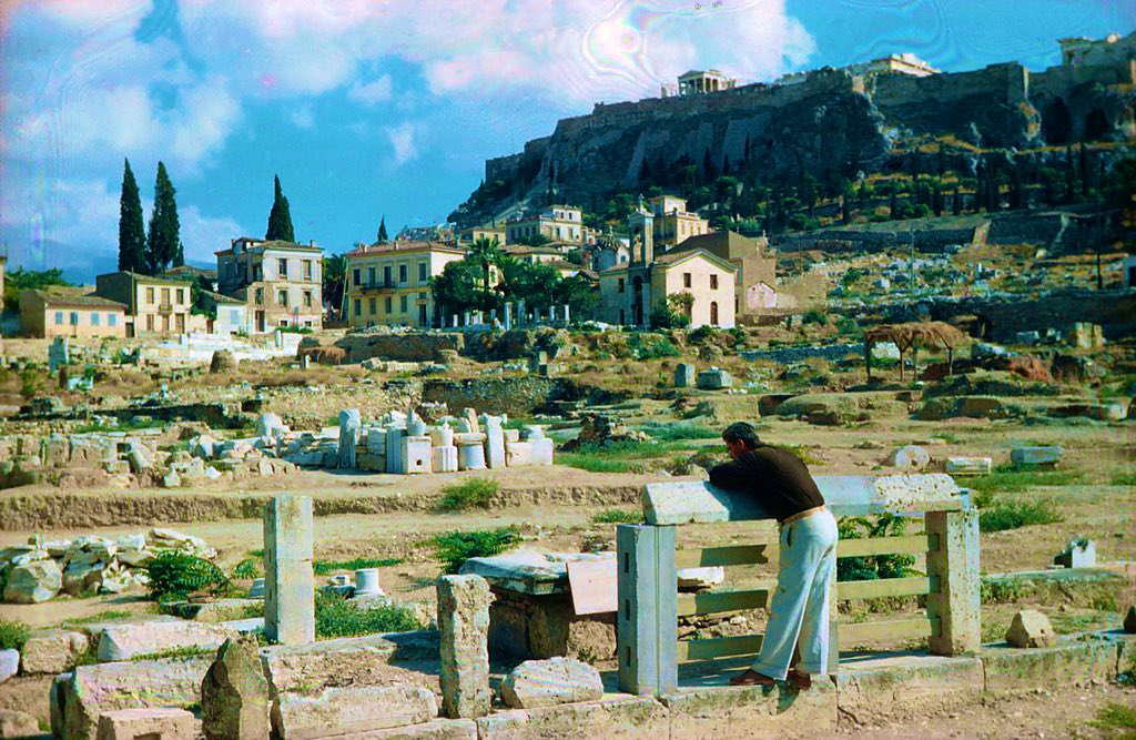 7/7 Thinking about public  #sculpture today, it’s important to consider how the genre has taken form over time & in different parts of the world.This monument was by no means the earliest piece of public art in the  #Agora, but it’s a wonderful example of the scope of the genre!