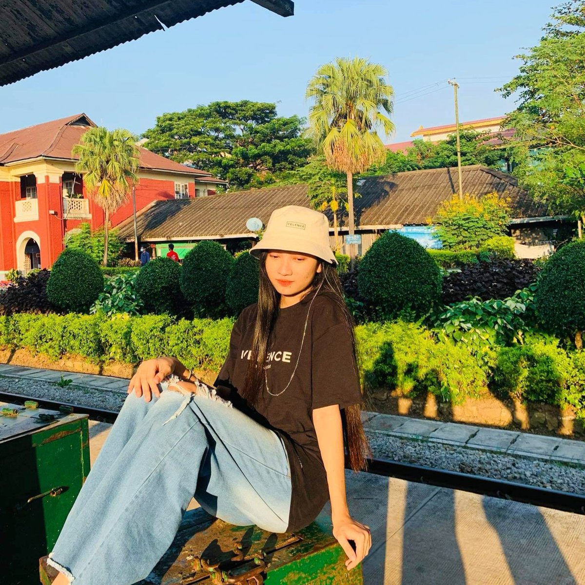 Htetohmarlin03's tweet photo. Bucket hats are not my style except VELENCE.BKK #velence #velencebkk #winmetawin #ceowin #Bkk #Myanmar https://t.co/ZQMtH07Q21