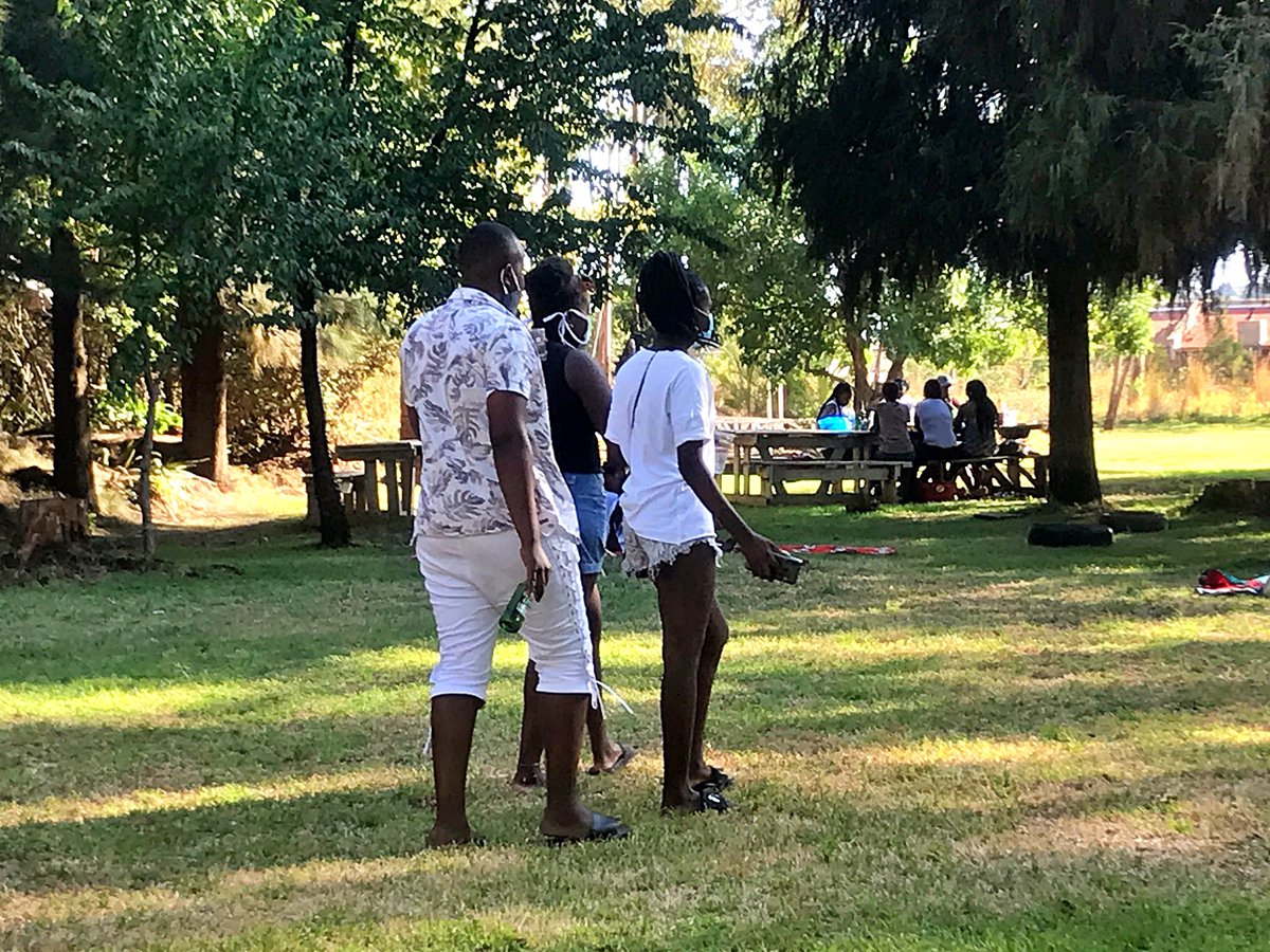 muzeezomupati's tweet photo. Another one in the bag! MUgovera @Muzeezo Mupati was lit!!! All the right vibes.
Thank you for pulling through!
Food • People • Music • Good Vibes
#MUgovera
#Community
#MarketAccess https://t.co/peuC9vv9mQ