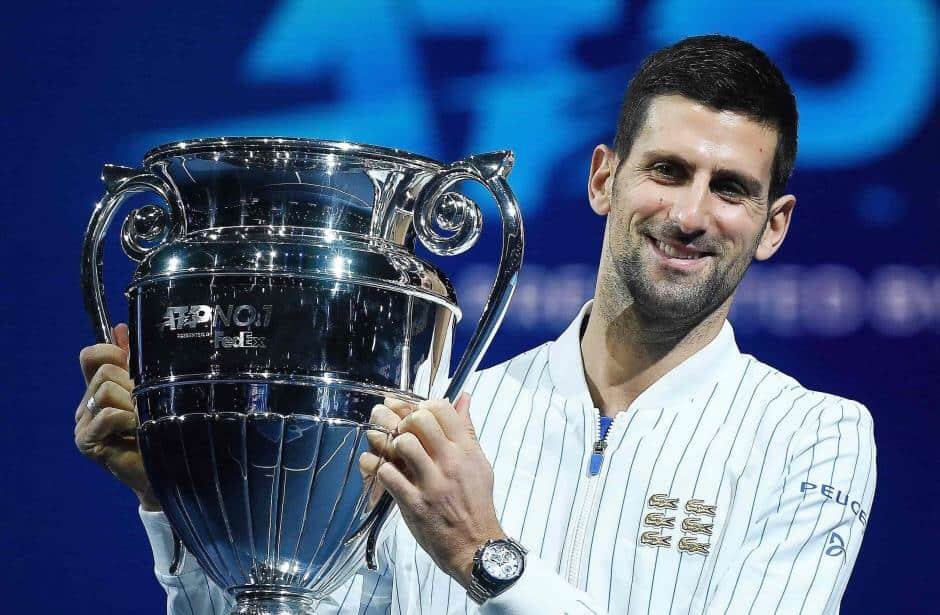 Deporteenserio's tweet photo. Hoy entra en acción @DjokerNole ante Diego Schwartzman en las #FinalesATP , tras recibir el trofeo que le acredita por 6to año como 1 del mundo, para alcanzar a Pete Sampras; el serbio acumula 294 semanas en la cima y va por el récord histórico de @rogerfederer , que sumó 310. https://t.co/wRRew218xg