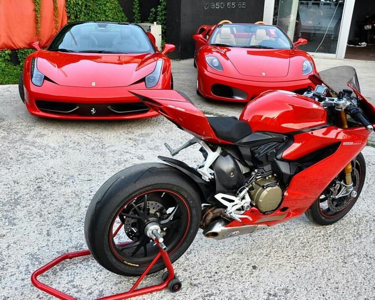 Solo puedes elegir uno de los 3...
#Ducati1199Panigale Vs #FerrariF430 Vs #Ferrari458 ¿Con cuál te quedarías?
#LunesdeDinamica
📸: HérberSaraiva
#BuenosDias #BuenosDiasATodos
#LunesDeGanarSeguidores #LunesDeMotivacion https://t.co/5P0xkPxJLB