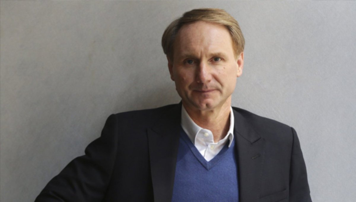 "Araştırmalarımda tarih kitaplarının her zaman doğruyu söylemediğini öğrendim. Çünkü tarih kazananlar tarafından yazılır. İşgalci güçler fethettikleri ülkelerde istedikleri hikayeyi anlatır. Ve onların yazdığı kitaplar, bilgiler hayatta kalır. Diğerleri yakılır."

-Dan Brown-