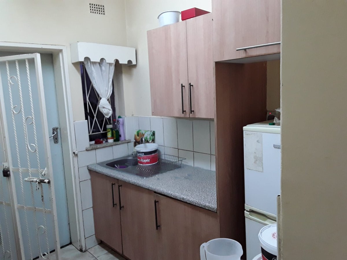propertygalax2's tweet photo. Waterfalls, Prospect - 3 bedroom flat for rent
✓ Fitted kitchen
✓ Lounge
✓ Dining
✓ Bathroom
✓ Own electricity meter
✓ Rent - US$300
WhatsApp 0771835705, Call (024)2753943 ; 0734157338 ; 0713045200. Email property.galaxy.2@gmail.com #Flatforrent #accommodation #ForRent https://t.co/lniv8RnJqg