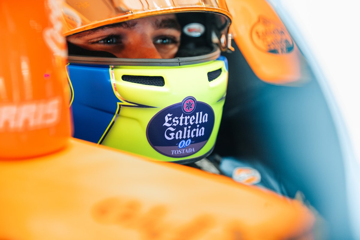 A selection of our favourite behind-the-scenes pictures from the  #TurkishGP.  THREAD 