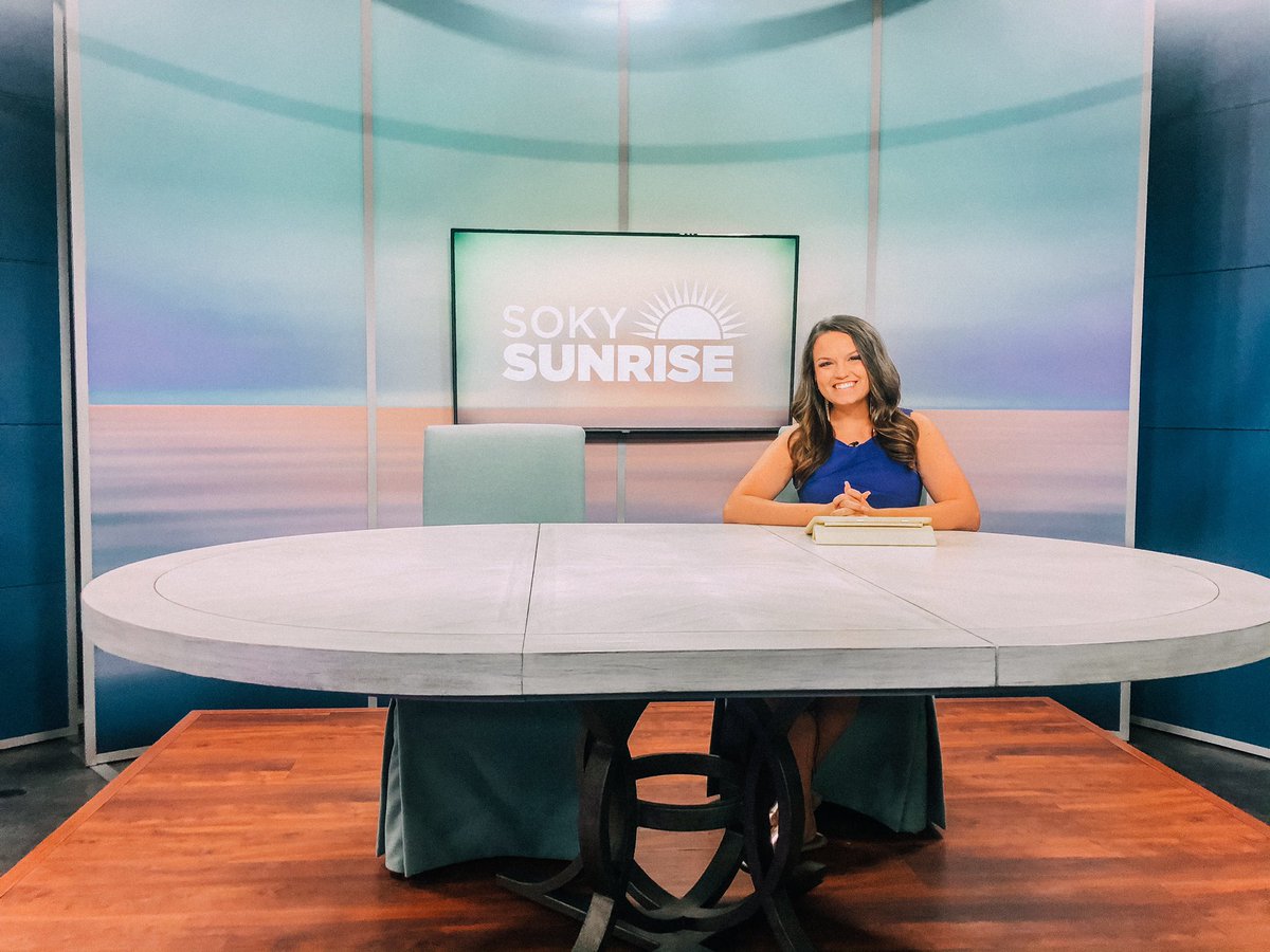 HannahWNKY's tweet photo. Anddddd we’re back!!! Wow, what a beautiful NEW set/studio/building and an awesome team that have made this all come together. I love serving this community each weekday morning on SoKY Sunrise! ☀️ https://t.co/oXZAJkGNRY