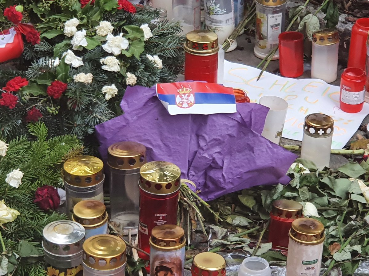 VeraMarjanovic's tweet image. Tema TERORIZAM - sa mesta terorističkog napada u Beču, za Dnevnik TSDa (Televizija srpske dijaspore). #Potresno