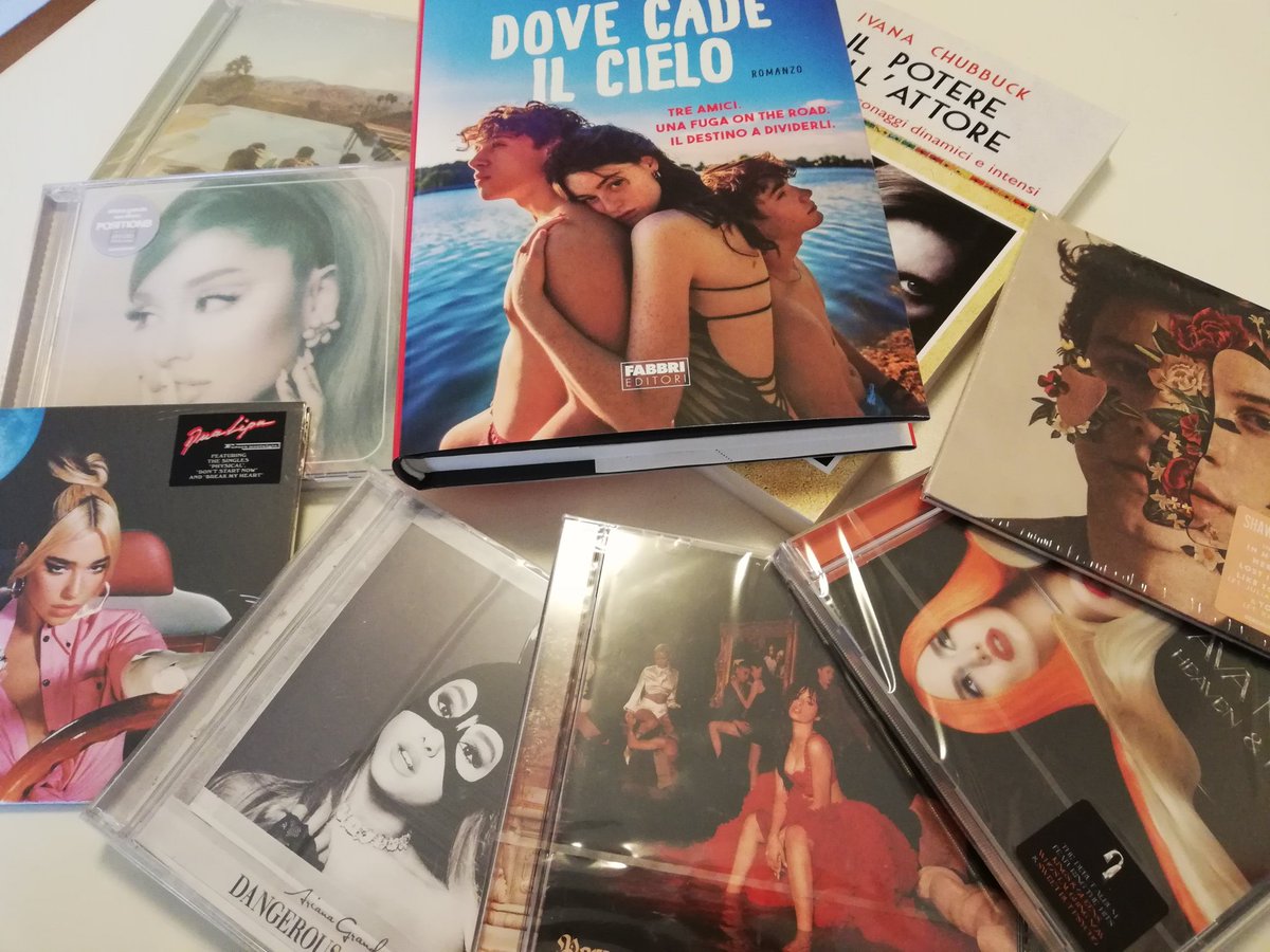 olga_somma's tweet photo. @danieledavi_ Oggi è arrivato 😍 con 3 giorni di ritardo 😂 Oggi è una bella giornata https://t.co/YtdwgsM6TP
