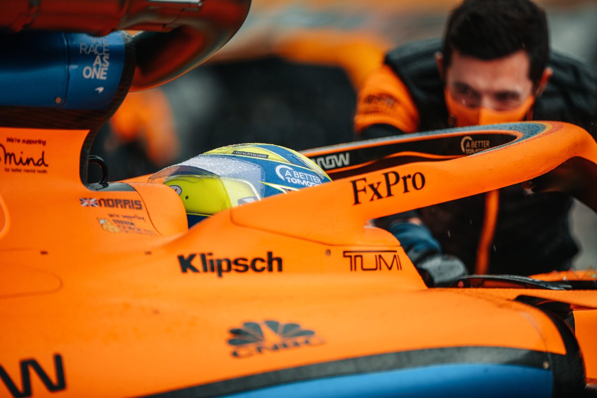 A selection of our favourite behind-the-scenes pictures from the  #TurkishGP.  THREAD 