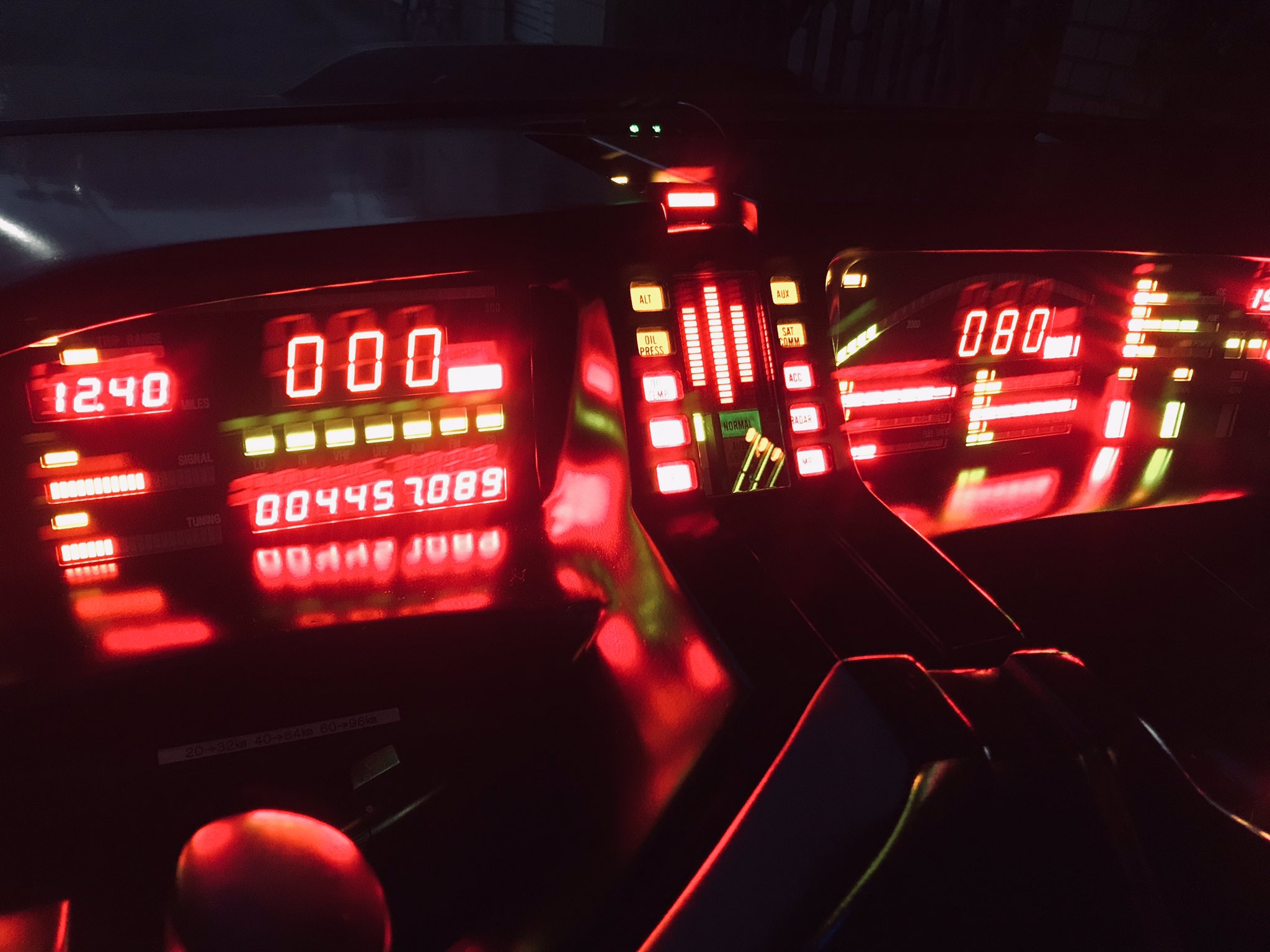 تويتر Crazy About Val Kilmer على تويتر ナイト5000さん Hiro Knight3000が所有するナイト00 美しすぎるそのフォルムと内装に目を奪われる 本気で車を愛する人達の底力を見た かけてる時間とお金が半端ない 数十台のナイトライダー達のツーリング動画は