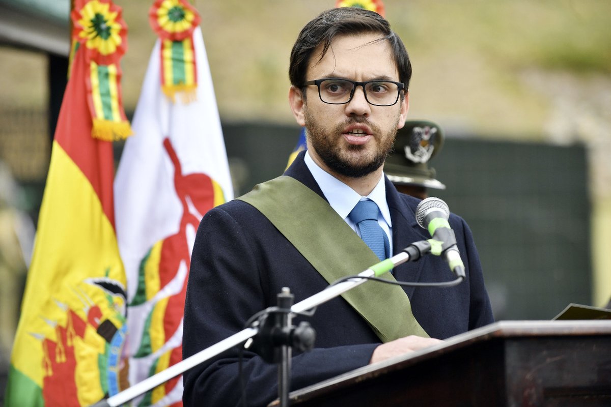 noticiasfides's tweet photo. #ANF Eduardo del Castillo, afirmó que el ministerio de Gobierno dejará de ser la comisaría política para convertirse en una institución imparcial. "Mi oficina ha dejado la persecución, amedrentamiento y revanchismo que se originó con el anterior gobierno”. Vía: @LaRazon_Bolivia https://t.co/2Yp7FO0Xtb