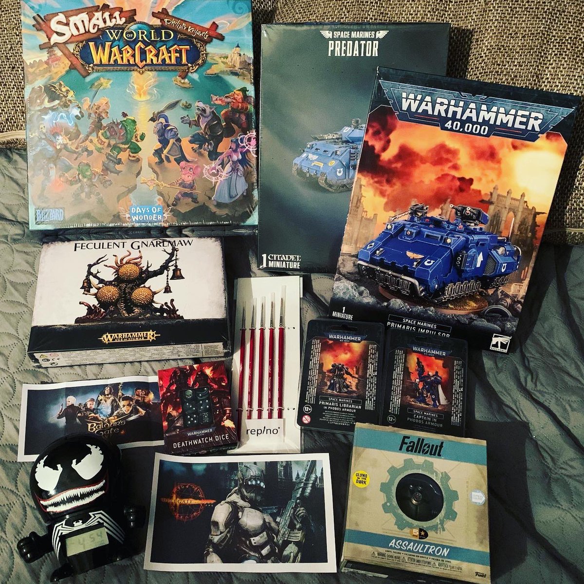geek_tabletop's tweet photo. Today it‘s my Birthday and I got a lot of Nerd stuff from Family and friends! 😁 After a „small world of Warcraft“ Game, we do Raclette and do a Hobbit &amp; Lord of the Rings Marathon! 😁
#birthday #nerd #geek #games #gamer #worldofwarcraft #gamesworkshop #warhammer  #nerdlife https://t.co/Zav5NAuZWZ