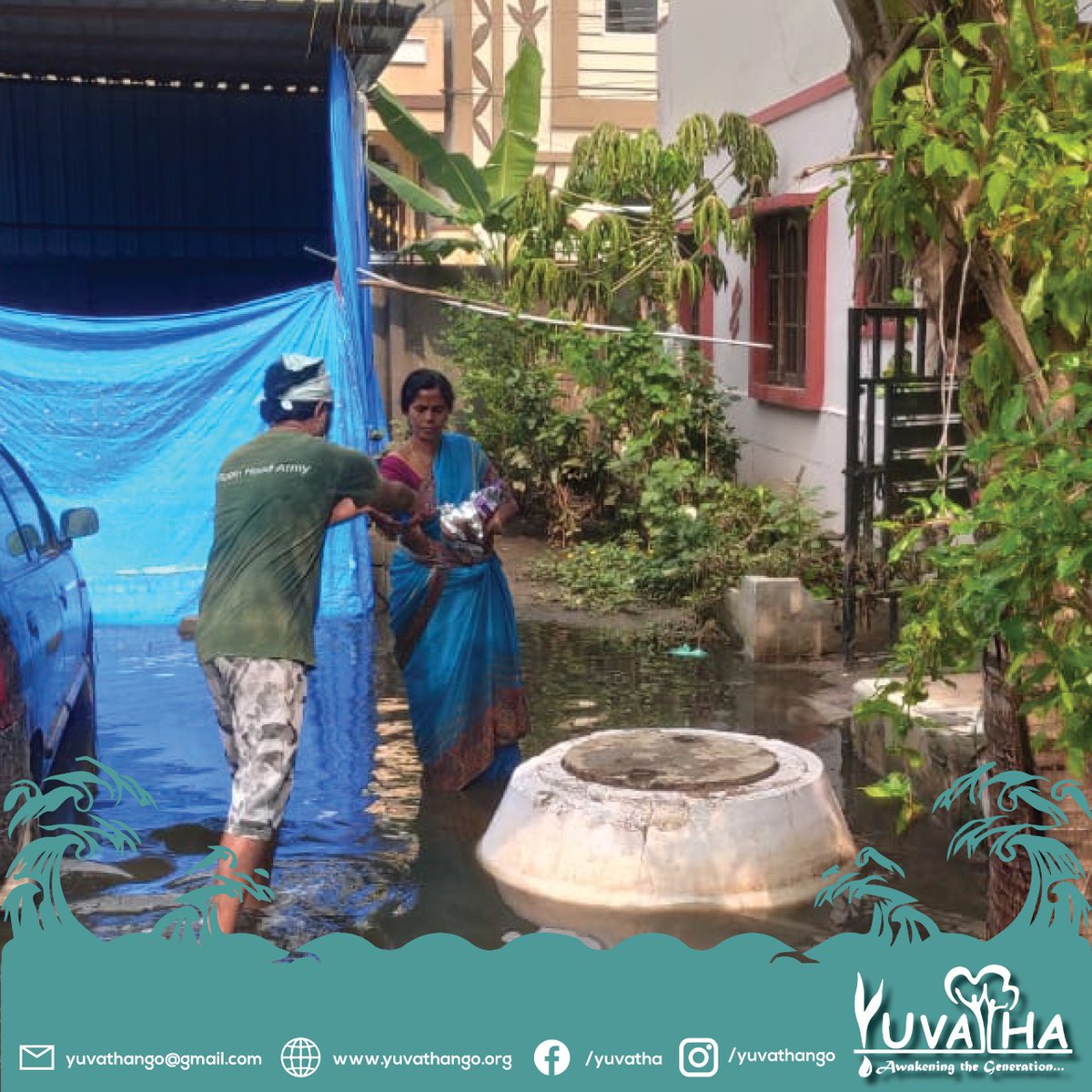 yuvatha_ngo's tweet photo. We can proudly say that we Team Yuvatha &amp; Feed the Need in association with
Robinhood Army visited the flood affected areas
in Peerzadiguda &amp; Ramanathapur areas and have
distributed Milk Packets and water bottles to 200
families.
#yuvathango #hyderabad #yuvathastandsforhyderabad https://t.co/eVrzArcSth