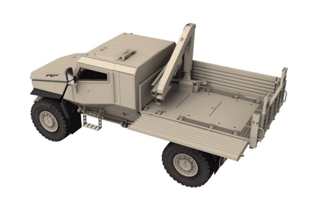  @gduknews developed a comprehensive family of Foxhounds including a 6x6 trooping carrier, Command & Liaison, Logistics and Recce variants. Like Boxer, Foxhound is highly modular, so switching between variants is a piece of cake.