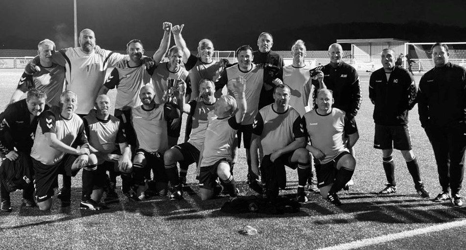 EssexCountyFA's tweet photo. #CelebrateEssex Adult Coach Winner: @ashward50 (#WhiteRoding Veterans FC): ‘I get them involved to organise training, raise money, improve facilities, sort laundry, provide matchday hospitality and offer a support network to each other for player welfare.’ https://t.co/qufBWLkL0N https://t.co/SwuMNc9rra