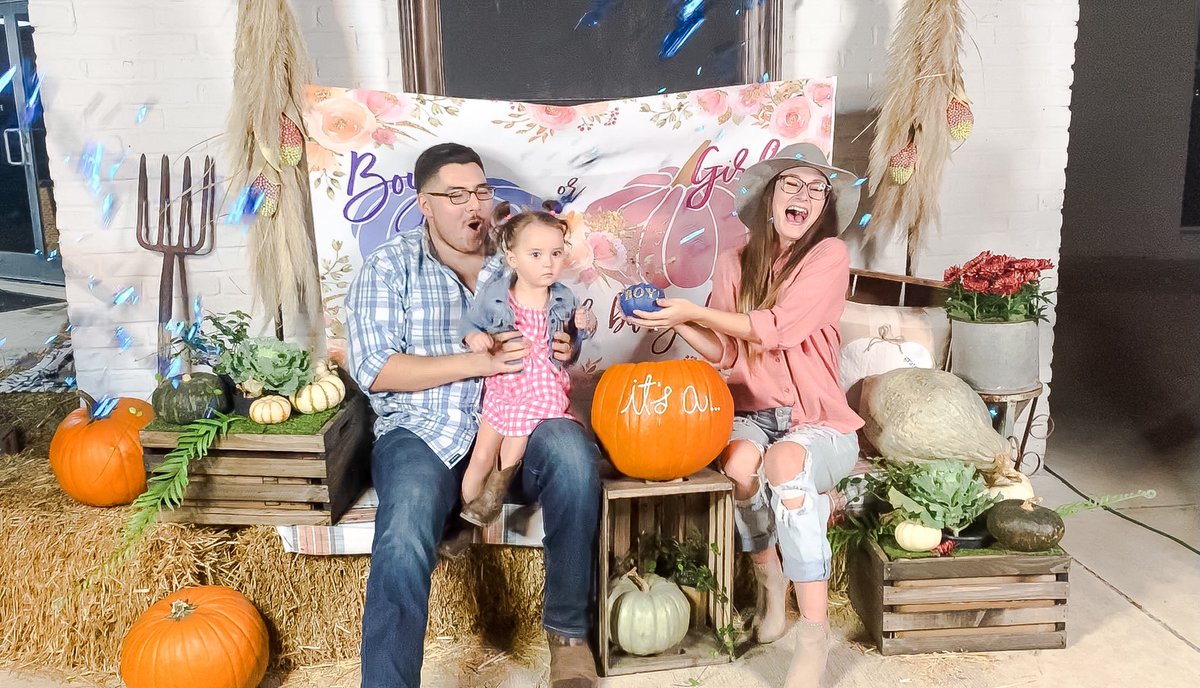 FaragozaJewel's tweet photo. Jay William, you already have us over the moon! We love you so much already and we can’t wait to meet you!💙
I’m going to have a son y’all!! I’m going to be a BOY mom!! Wwhhhhaaaatttt??!!
We are overflowing with joy!💙💙💙
#JayWilliam https://t.co/8aXoNmKU9h