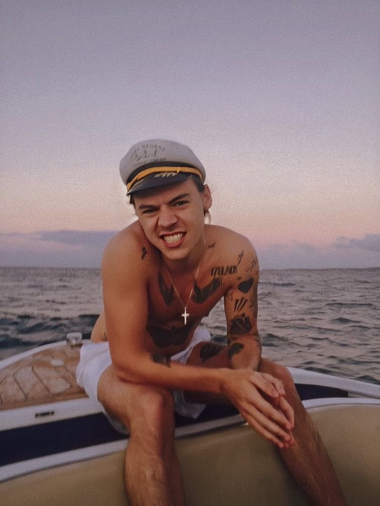 protectharry28's tweet photo. QUIERO QUE MI TL Y MIS NOTIFICACIONES EXPLOTEN DE VOTOS Y RT POR HARRY

I’m voting for Fine Line for Favorite Album - Pop/Rock at the #AMAs  5

1RT = 1VOTO https://t.co/XLhlnwYMfp