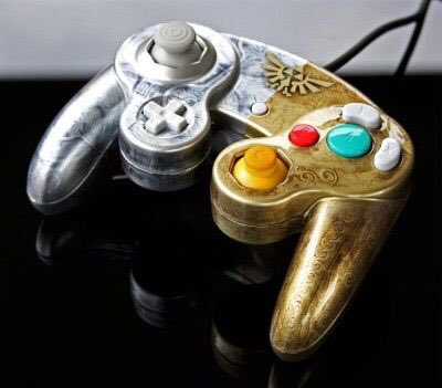 ColonelFalcon's tweet photo. 🅲🆄🆂🆃🅾🅼 🆂🆈🆂🆃🅴🅼 🅾🅵 🆃🅷🅴 🅳🅰🆈 

#MondayCubed

Creator: Zoki64
System: #Nintendo Gamecube
Theme: #LegendOfZelda Twilight Princess 

One of the best customised Gamecubes ever created. I’m sure you’ve seen it around. If not: here you go! #gamersunite https://t.co/7hQ91SNkOO