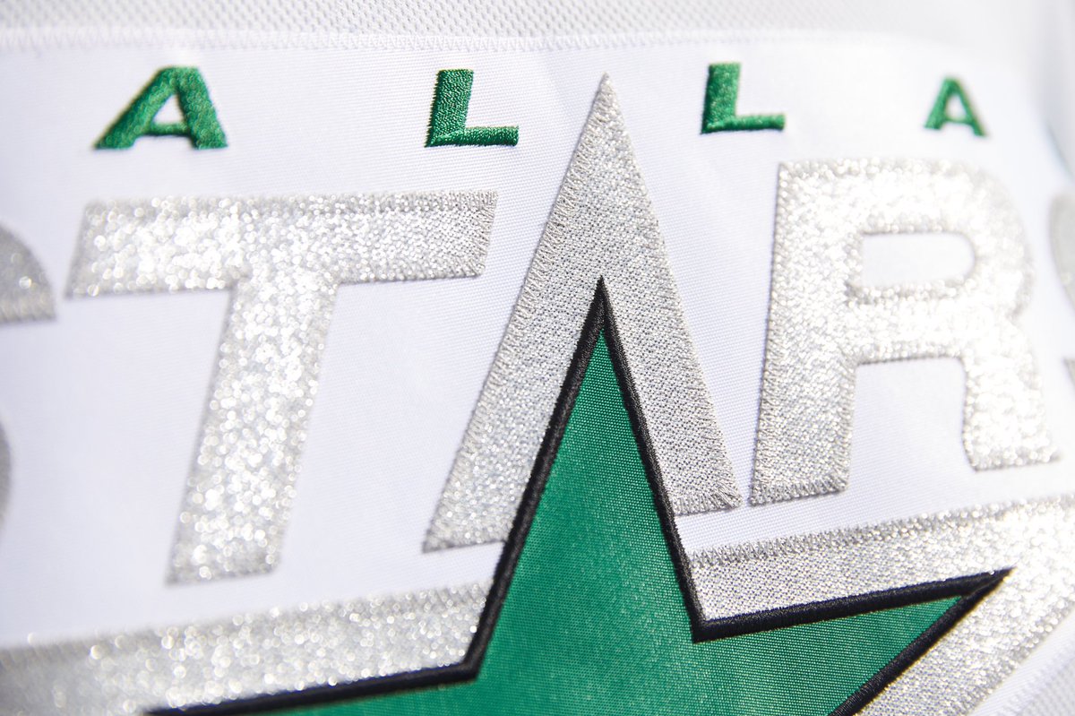 DallasStars's tweet photo. ❄️ Icy love, icy like a hockey puck ❄️ https://t.co/UcmiDyabge