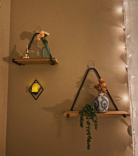 PublishingRead's tweet photo. I wanted to take this time and decorate my room how I wanted since everyone would be spending the majority of their time at home. I bought a lot of new decor (maybe a lil too much) and made my room a place that would be comfortable to spend time in during quarantine. -@katiekoso https://t.co/YWCY4CnJTE