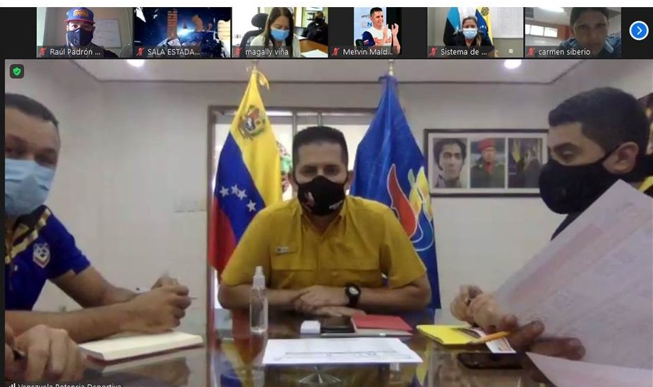 raulbolivariano's tweet photo. #Ahora || Videoconferencia con el Secretario Ejecutivo Nacional del @MSomosVen y Ministro @MervinMaldonad0 evaluando participación de misioneros en el #SimulacroAN2020 Rumbo a la Victoria
#MisiónRobinson
@NicolasMaduro
@psuvaristobulo
@MisinRobinsonP2
@MPPEDUCACION https://t.co/FsatyihxHm