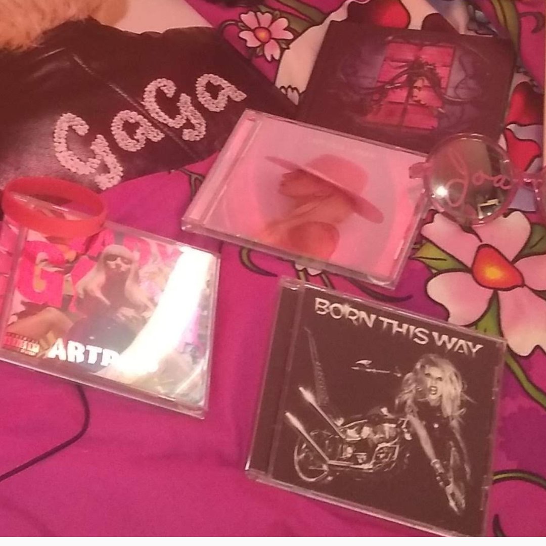 jessiegaga96's tweet photo. @ladygaga it's my birthday today. And I got all the music I need to celebrate my birthday alone #littlemonster4ever #littlemonster https://t.co/cv8Np062SS