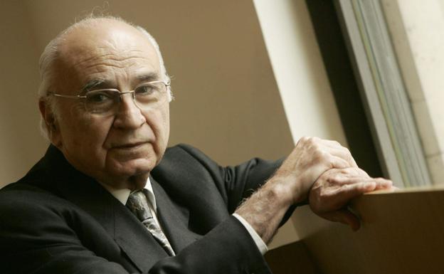 ftorodelidia's tweet photo. ✨ ¡Enhorabuena a Francisco Brines, Premio Cervantes 2020!

Brines, que también posee el Premio Nacional de las Letras Españolas, es un gran aficionado y firme defensor de la tauromaquia:

 "La Fiesta es el espectáculo más bello y perfecto que han creado los españoles" https://t.co/mClmvP2EXz