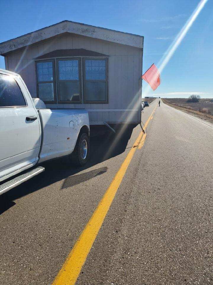 NSP_TroopD's tweet photo. 🚨 TRAFFIC ALERT 🚨 

#35 US HWY 283 NB

As you can see we have a lane blockage and will be for some time. Use caution in the area. Driver being investigated by @NSP_CarrierEnf for several violations.

@NebraskaDOT @Nebraska511 https://t.co/N2y5dKLjzy