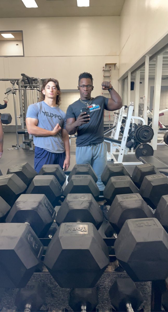 princelaterio14's tweet photo. Titans Baseball ⚾️ or Titans Football 🏈 ... 🤔🤔Regardless On Which Sport It Is .... You’ll Don’t Want No Smoke.... Don’tBlink 💪🏾💯🔥@jsizemore115 https://t.co/4IGpzQ5cJa