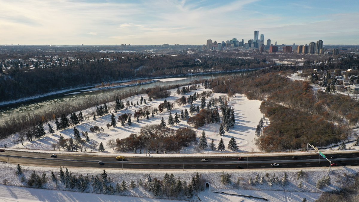 HighlandsGC1929's tweet photo. A cool perspective we usually don't get to see - a birds-eye view of the course West of Wayne Gretzky Drive!
📸: Thanks to @ctvedmonton for the drone capture!
#highlandsgcyeg #yeghighlands #yeg #yeggolf #exploreedmonton #yegrivervalley #yegviews #yegwinter https://t.co/VSouHCbQNz