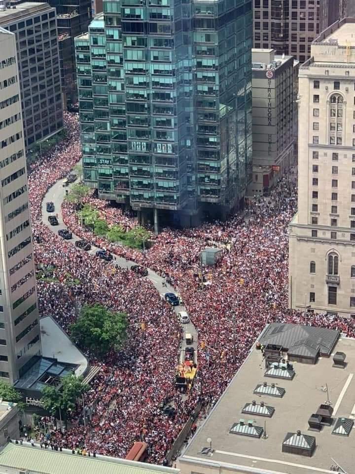 MamySaad's tweet photo. @realDonaldTrump Washington yesterday about million  of American 🇺🇸 took to the streets to support Trump against the fraudulent presidential election 👍🏻 https://t.co/Ji2y65q3WI