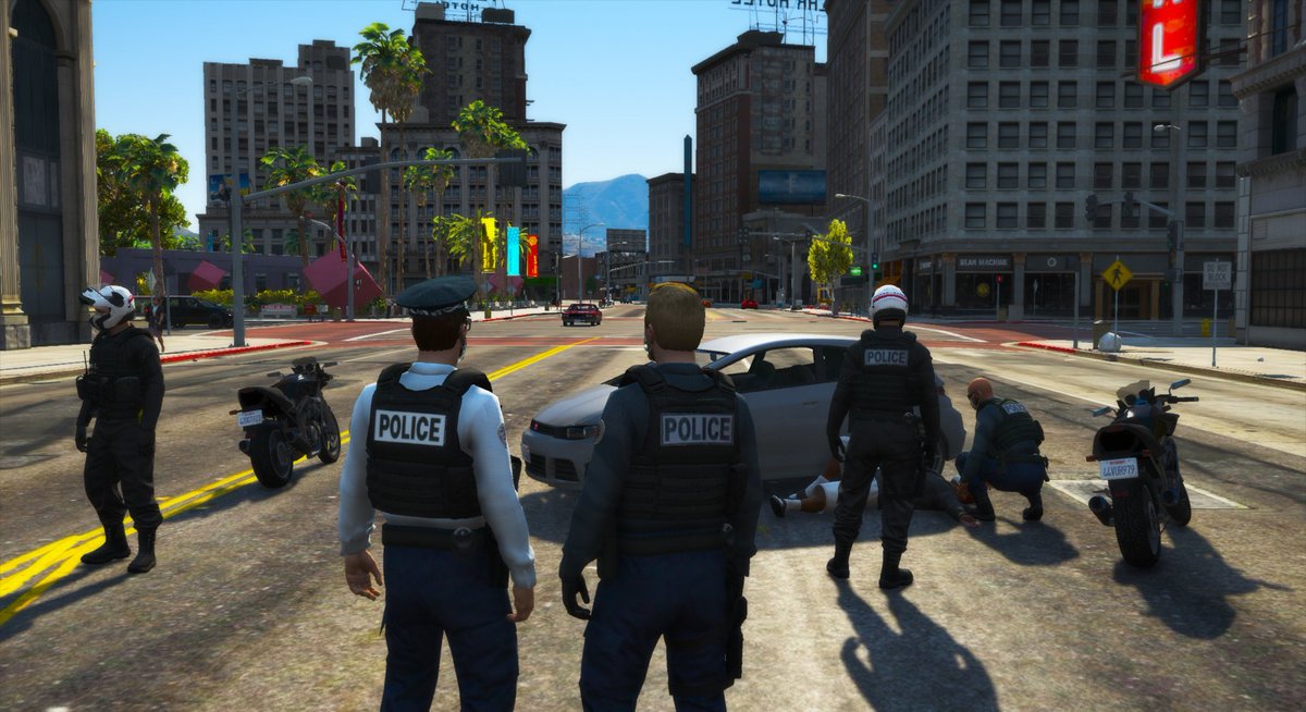 AVP impliquant un individu qui aurait fait des tonneaux après avoir perdu le contrôle de son véhicule 
La CSI moto et la CSI se déplace sur les lieux sous l'autorité de TI814

#SimulationOpérationelle  
<a href="/FO_SDCPJ/">Forces de l'Ordre SDCPJ</a> <a href="/StudiosDCPJ/">STUDIOS DCPJ 🇫🇷🇪🇺</a>