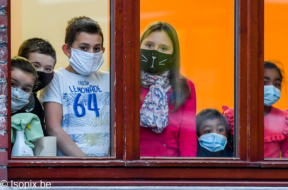 Isopix's tweet photo. https://t.co/2sArt5fk22
Le port du masque à l'école pour les enfants à partir de 6 ans fait débat en Belgique. La commune de Courcelles à quant à elle tranché et l'a imposé.
Qu'en pensez-vous ?
#courcelles #ecole #facemask #facemaskforkids
#agencephoto #backtoschool https://t.co/jcBLR2gLzF
