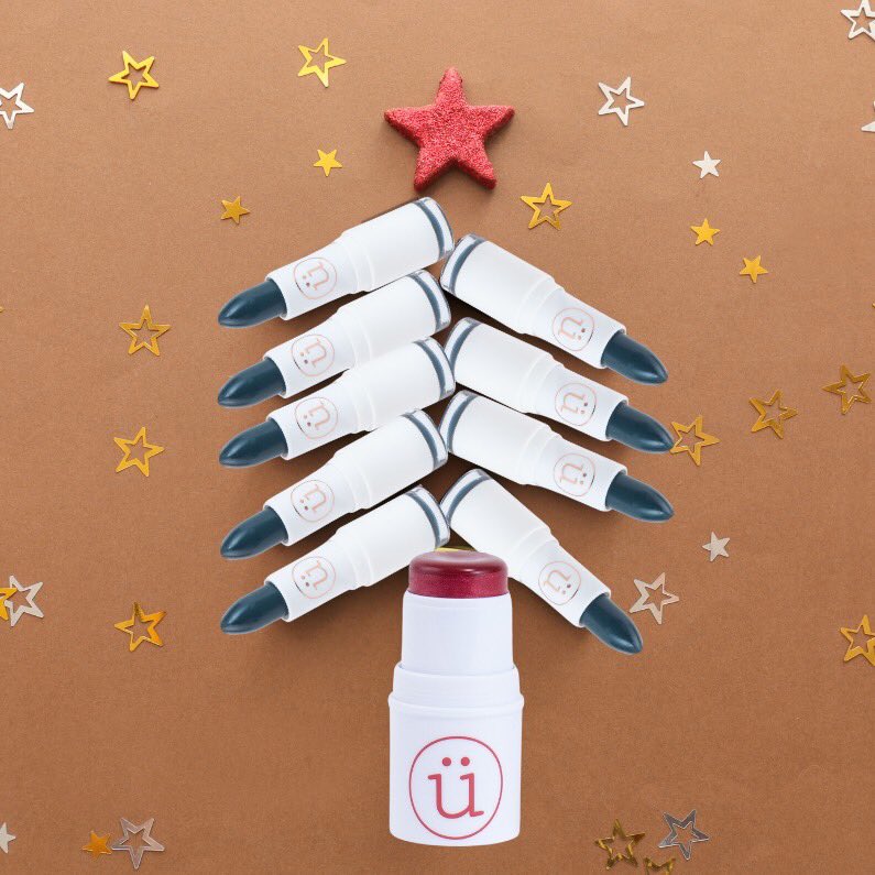 M2UNYC's tweet photo. It’s the most wonderful time of the year. Ready or not, it’s time to start getting ready for this holiday season… Struggling with gift ideas this year?Don’t worry — use our holiday gift guide and get the perfect makeup gifts for all of your loved ones. 
https://t.co/ueKkDB6GUp https://t.co/yI8b2CtJeS
