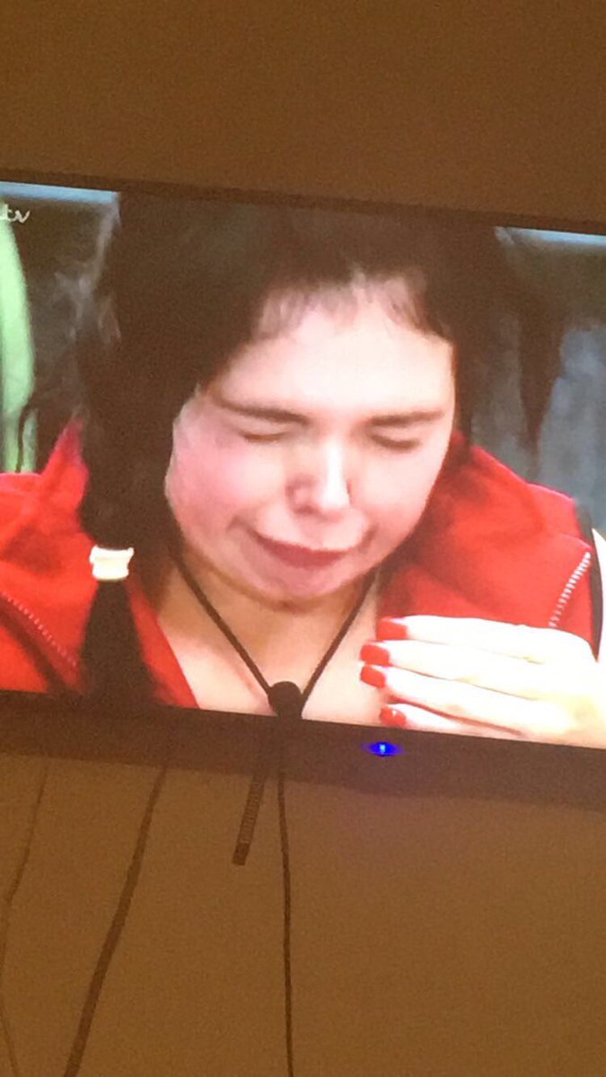91Natalieee's tweet photo. Snapchat memories from 4 years ago 😂 you were so funny @ScarlettMoffatt lol Xxx https://t.co/MCftjUGVjh