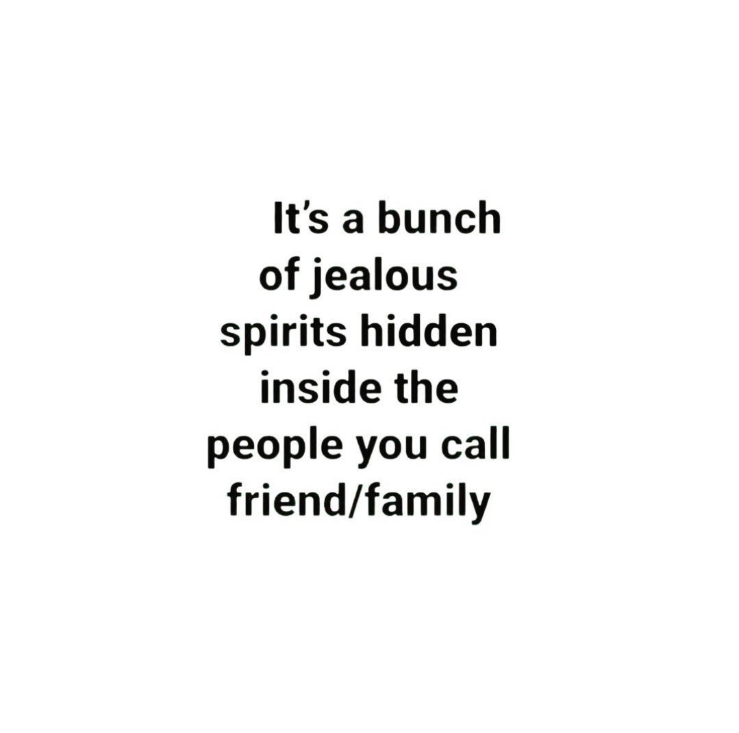Godzchozen7's tweet photo. Watch who you call “friends” and “family”. They claim they wanna see you win, but be secretly in competition with you. #LetThatMarinate #ProtectYourPeace #GuardYourSpace #KnowYourCircle https://t.co/gnSWG1UxFi