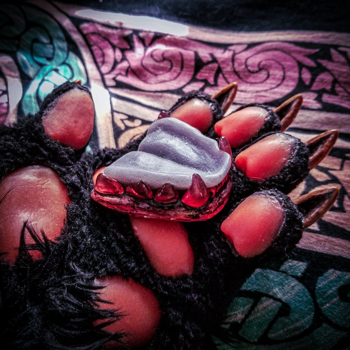 MangoWolfWorks's tweet photo. Made the silicone tongue for the jawset for the premade I'm working on.
I think these photos show the clear resin a bit better than the last set I took.
#jawset #fursuitmaking #workinprogress https://t.co/2j5w3IW7wi