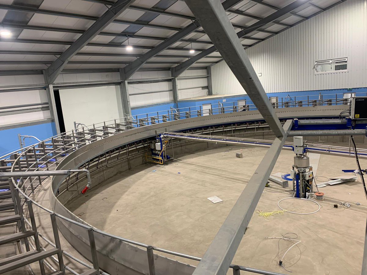 🚨 System Install 🚨

Air Sanicleanse TeatScrubber 

Country- UK
Parlour - Rotary 60
Herd size - 950
Milkings per day - x 3

Reduce labour 💪🏼
Reduce time ⏰ 
Reduce costs 💰 
Improve teat and udder health 💉

Happy Cows 🐮 = Happy Farmers 👩‍🌾