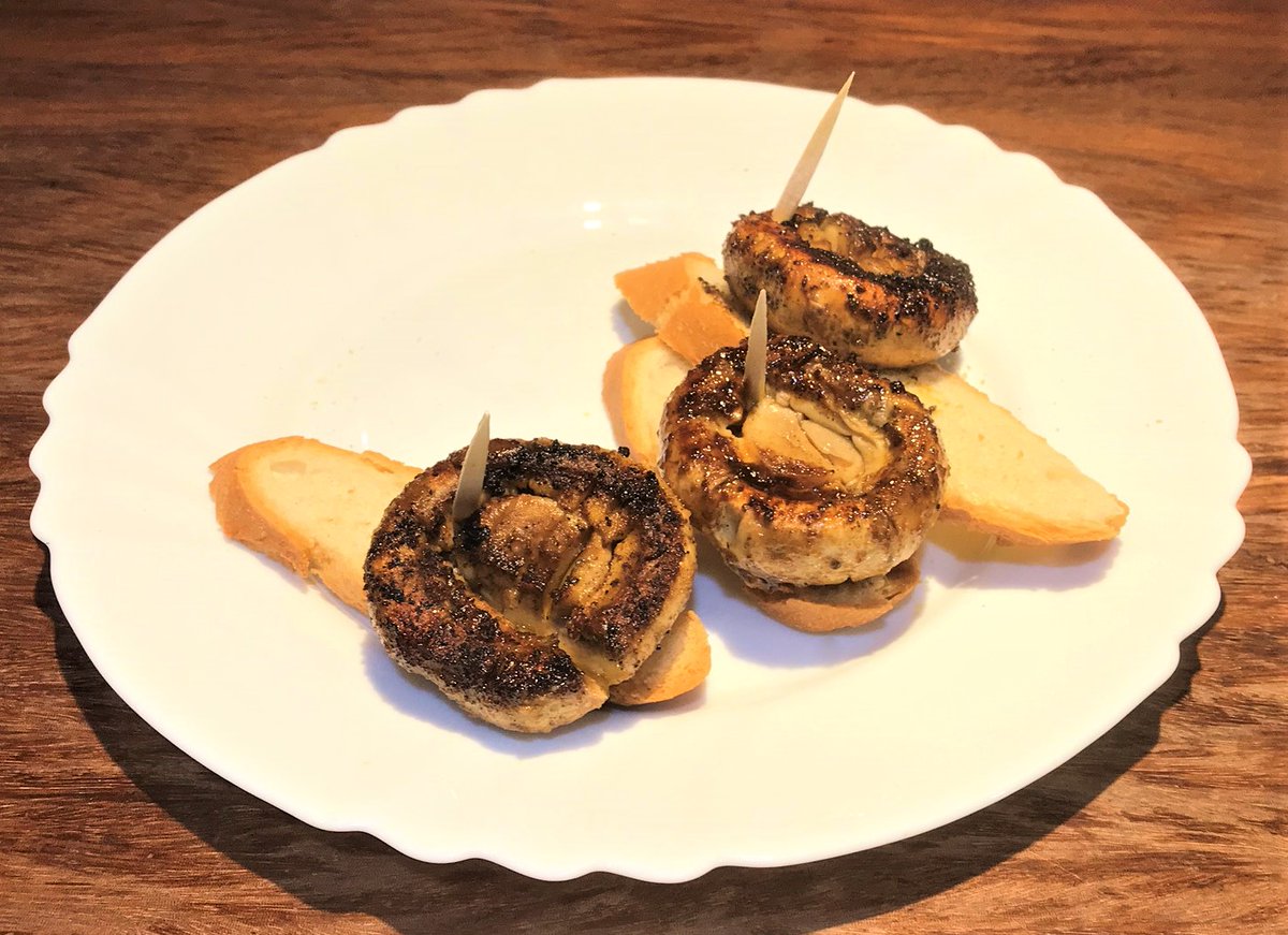 RenoirGuides's tweet photo. #BasqueCountry #Bilbao #Bilbo A visit to Bar Motrikes
in 2019 The place to go for great #champiñones #picantes a la #Parrilla (spicy grilled #mushrooms) always friendly and welcoming. No visit to Bilbao is complete without a quick stop off at #Motrikes. A gem! Can get busy. https://t.co/RzxvZCnqor