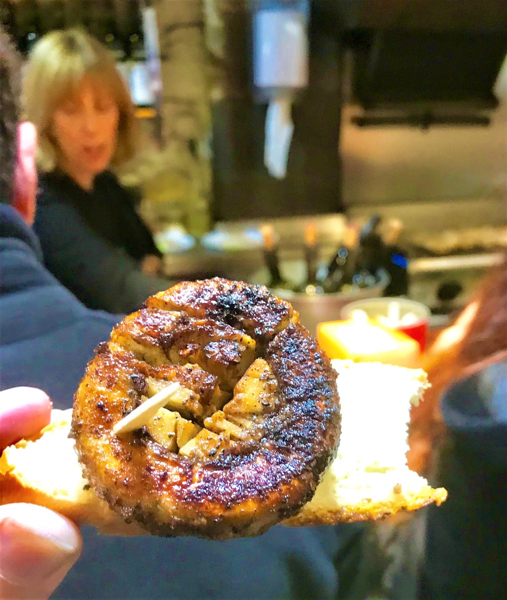 RenoirGuides's tweet photo. #BasqueCountry #Bilbao #Bilbo A visit to Bar Motrikes
in 2019 The place to go for great #champiñones #picantes a la #Parrilla (spicy grilled #mushrooms) always friendly and welcoming. No visit to Bilbao is complete without a quick stop off at #Motrikes. A gem! Can get busy. https://t.co/RzxvZCnqor