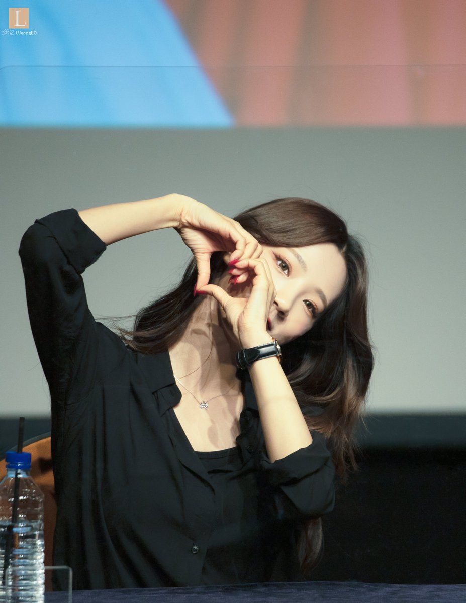 U_JeongEO's tweet photo. 201114 쪼꼬미 여름
#우주소녀 #쪼꼬미 #여름  
#WJSN #CHOCOME #YEOREUM 
@WJSN_Cosmic https://t.co/hmAIR5BYXw