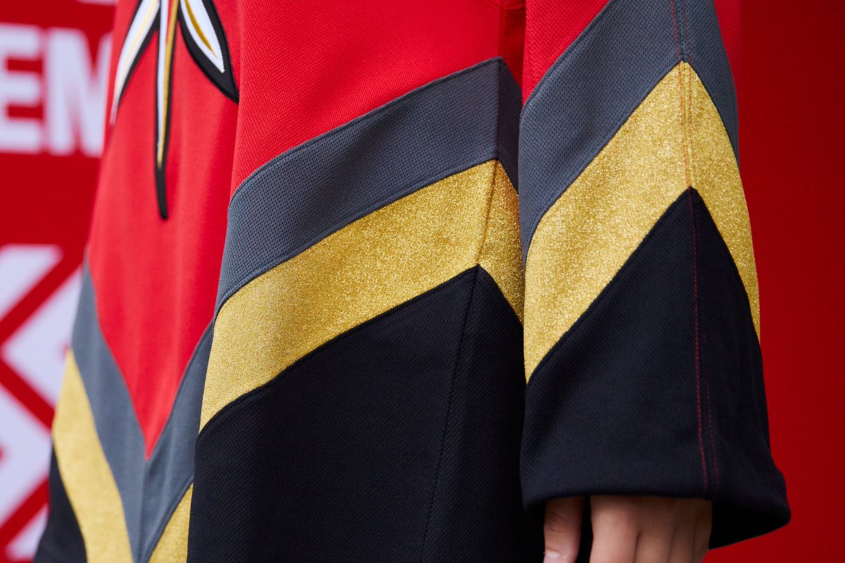 JesseGranger_'s tweet photo. Golden Knights reverse retro jerseys, paying homage to the Las Vegas Thunder.  

#VegasBorn https://t.co/5b3QChuRby