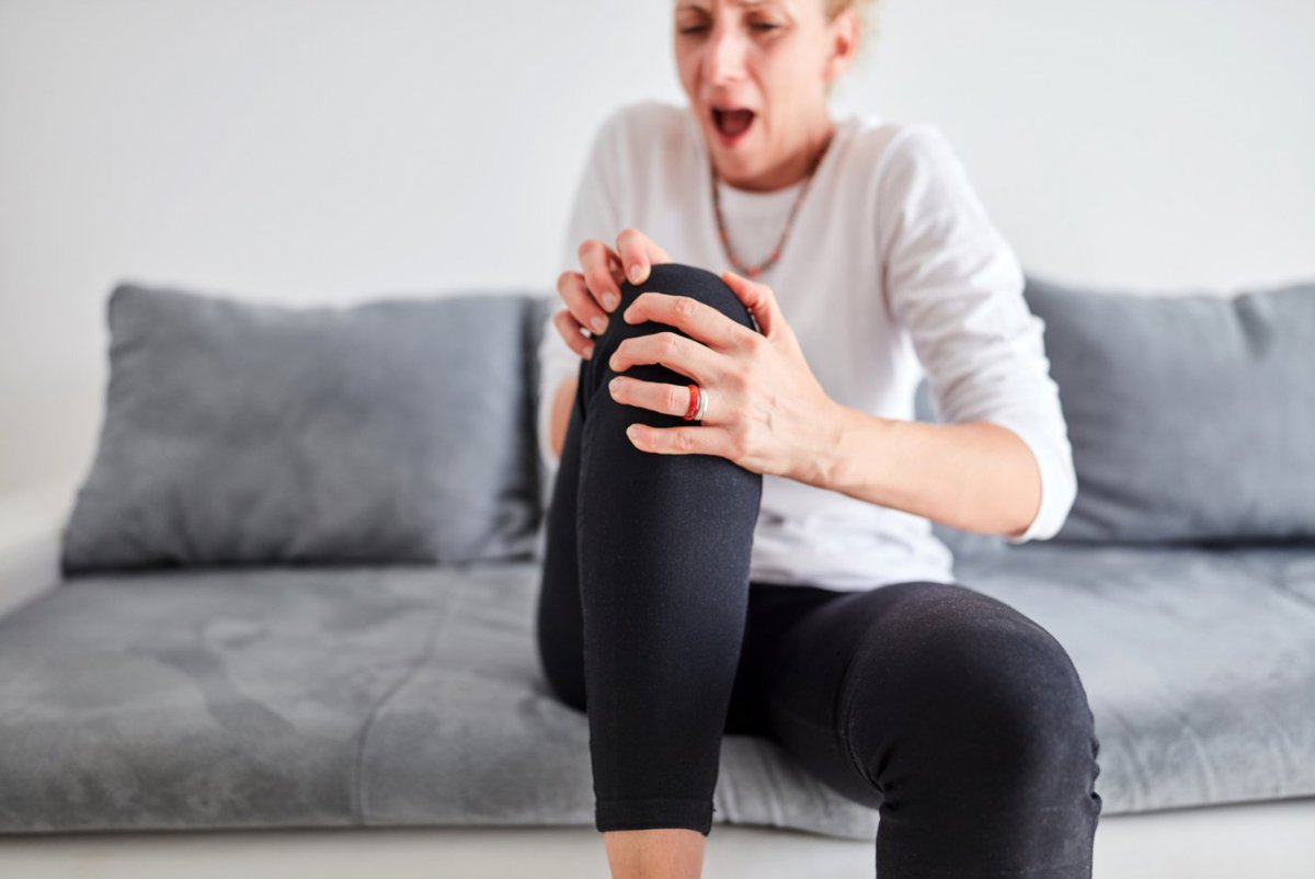 thekneedoc's tweet image. What are the emergency management steps for a #kneedislocation? Find out here: medilink.us/eg8x  #sportsmedicine #orthotwitter #kneepain