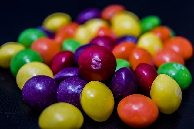 LifestyleSoln's tweet photo. Movie snacks can cost a small fortune and add to your waistline if you can't resist the famous coke and popcorn combo. Who knew movie snacks were so dangerous to your health?
https://t.co/AWqtWRevAy
#Movies #MovieSnacks #Snacks #ButteredPopcorn #Candy #SnackTime #SnackSubs https://t.co/BhiYGegs97