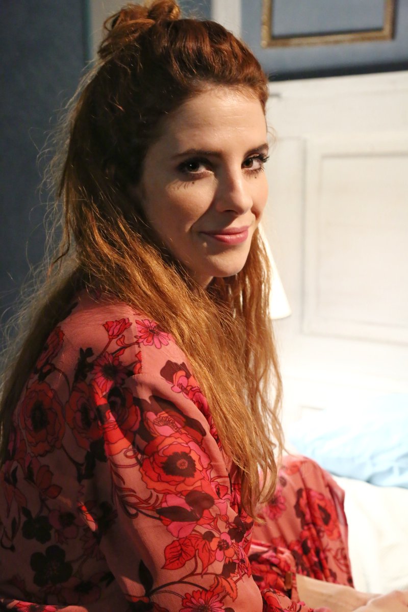 IngegnerCarla's tweet photo. Siccome come noto nn so scegliere...xché scegliere se le fotine belle sono 8? Alice&Cordelia Parte2
#FotoBackstage #MakingOf #lallieva3 #EraFebbraio #FreddoAssaiParte2 #QuandoChiedeteQuantaGenteCè #ComodoRecitareConDuMetriDiPaloSopra
#AlessandraMastronardi #AnnaDalton
FotoP.Bruni https://t.co/lFEOSVpY6N