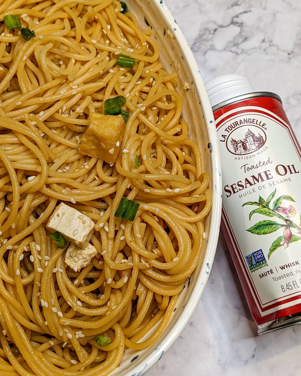 plsGetTheBread's tweet photo. After eating noodles non-stop for two days, I have to say that sauce is *everything*. I was #gifted some toasted sesame oil from @latourangelle and the first thing I wanted to make was sesame noodles. Turned out alright…

📸 https://t.co/3bTwr0mxR8 via https://t.co/QgeA1VhXK4 https://t.co/crfPp0GHGd