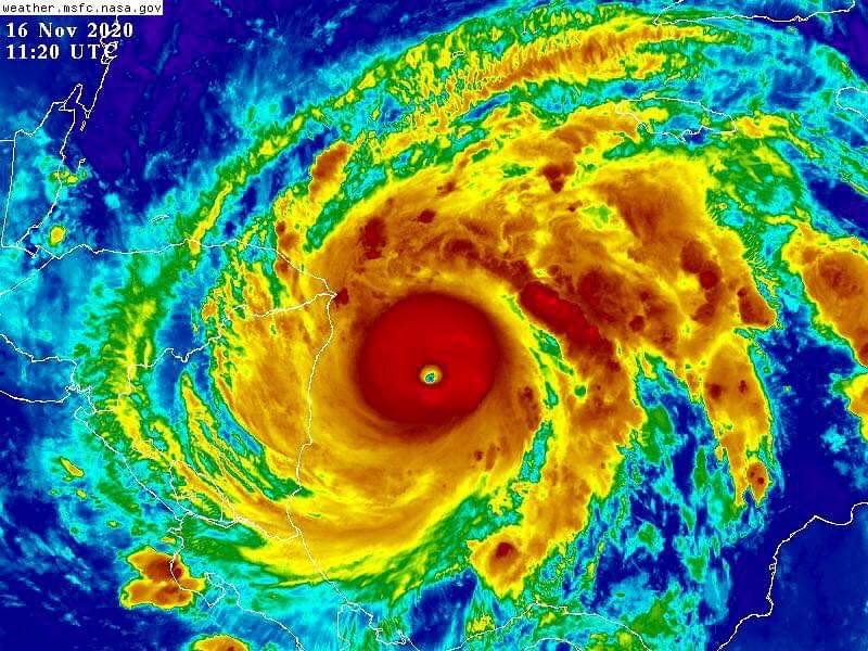 cquintanilla3's tweet photo. Señores el huracan IOTA es categoría 5, categoría máxima, tiene vientos sostenidos de 260 km/h, los preparativos para preservar la vida deben completarse ahora. https://t.co/hwSYoTp7yG