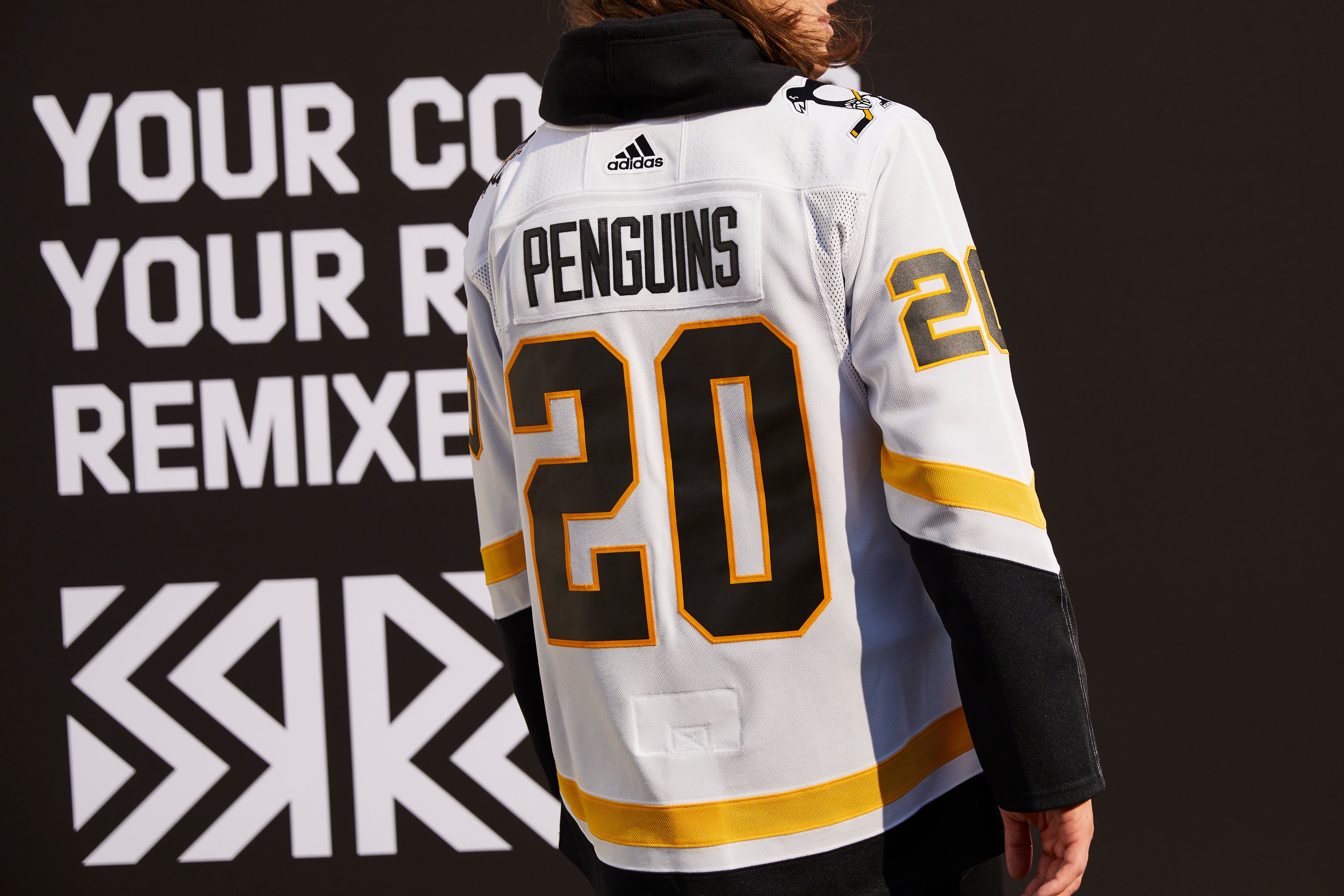 Pittsburgh Penguins presents new white Diagonal reverse retro 4th